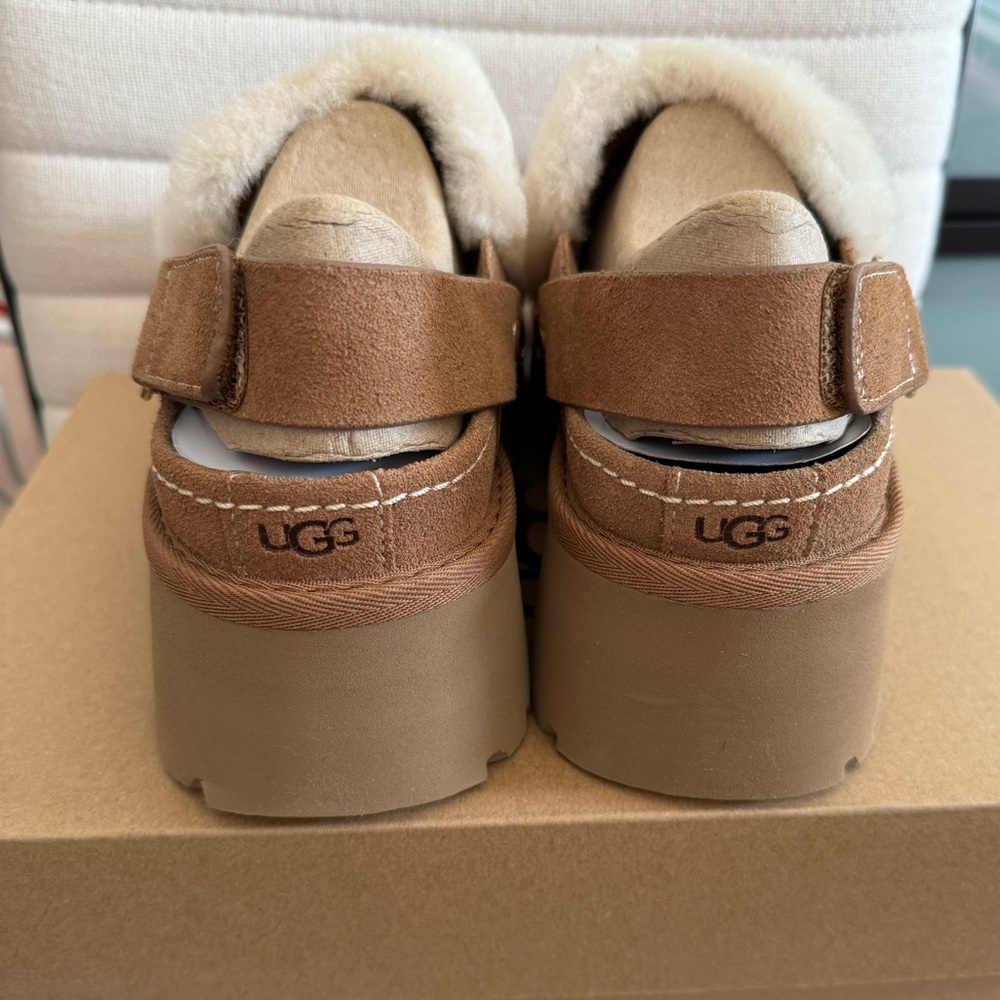 UGG Women's Esmee Clog Shoes - Picture 3 of 7